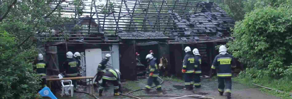 NA SYGNALE: Pożar stodoły, auta oraz skutera w Sokółce [Film]