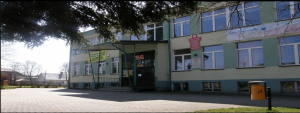 Kolejna szkoła odstępuje od strajku