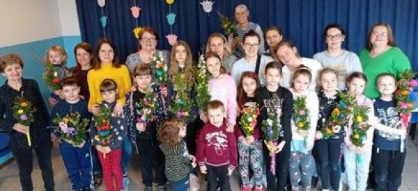 Mieszkańcy gminy Jan&oacute;w są już gotowi na Niedezielę Palmową [Zdjęcia]