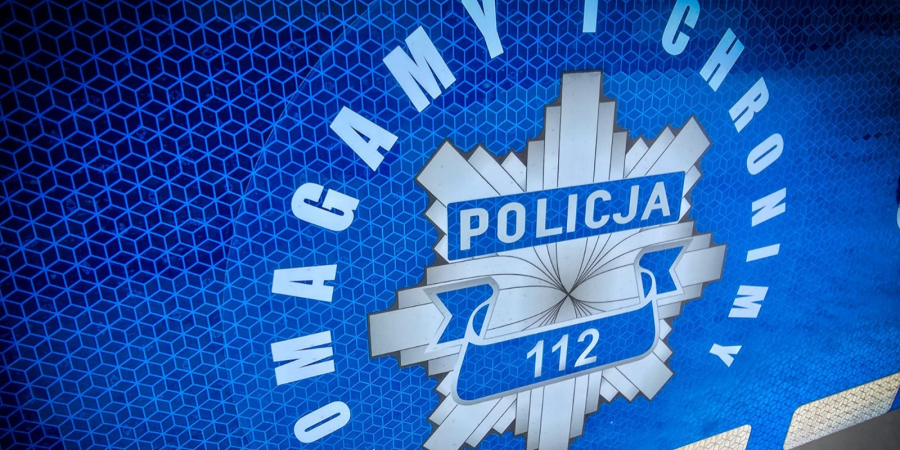Policjanci pomogli nieprzytomnemu nastolatkowi.