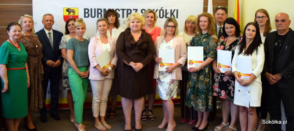 Awanse zawodowe sok&oacute;lskich nauczycieli [Zdjęcia]