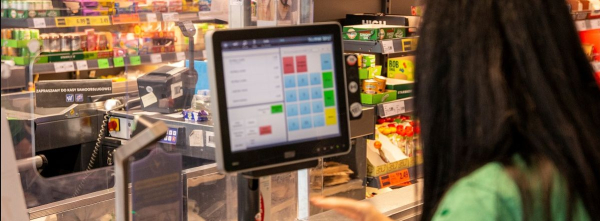 Używki, napoje, słodycze i desery obecnie najbardziej drenują portfele Polak&oacute;w [DANE ZE SKLEP&Oacute;W]