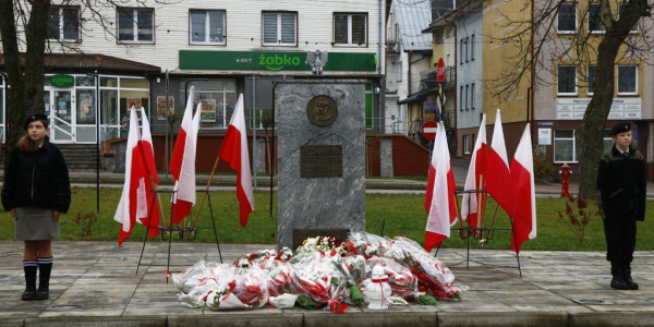 &bdquo;Wolność nie jest darem &ndash; jest zdobyczą&rdquo;. Dąbrowa Białostocka uczciła 107. rocznicę odzyskania niepodległości