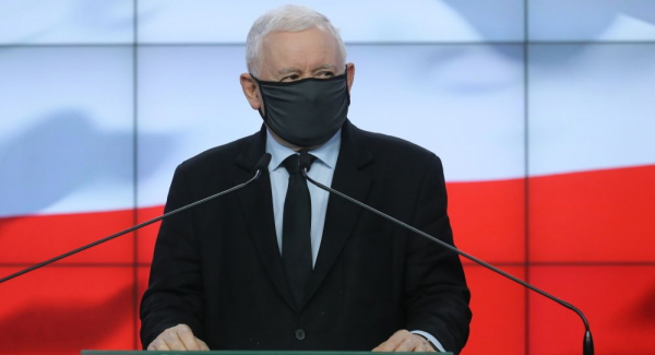 Kaczyński: nie ma żadnego naporu ze strony uchodźc&oacute;w, na granicę przywożeni są migranci ekonomiczni