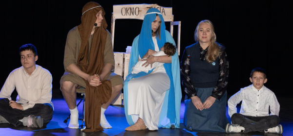 Świąteczne światło w R&oacute;żanymstoku &ndash; Jasełka, kt&oacute;re połączyły serca