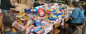 11 paczek z żywnością trafi na Kresy Wschodnie [Zdjęcia]