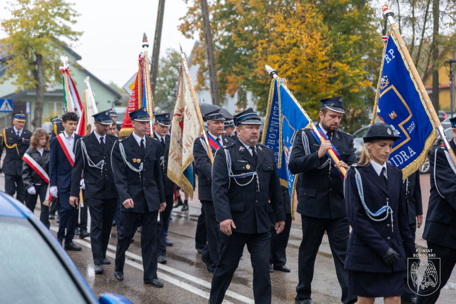 Sto lat na straży mieszkańców – OSP Janów świętowała jubileusz i otrzymała nowy sztandar