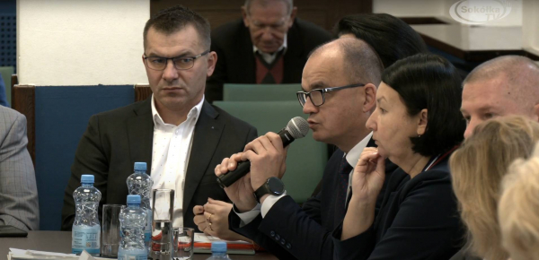 Na prośby mieszkańc&oacute;w powstaną nowe wiaty na Os. Zielonym w Sok&oacute;łce [Film]