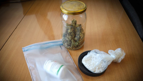 35-latek zatrzymany za znaczną ilość narkotyk&oacute;w