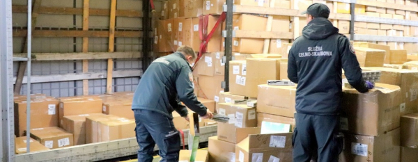 Papierosowa kontrabanda zamiast organizer&oacute;w