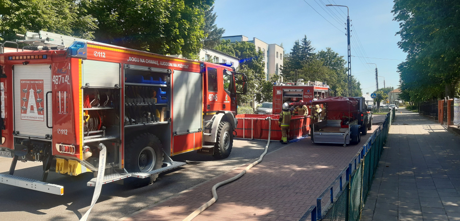 Ćwiczenia ratownicze na terenie Szkoły Podstawowej w Dąbrowie Białostockiej
