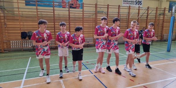 Młodzicy UKS Mikolo wygrywają na wyjeździe