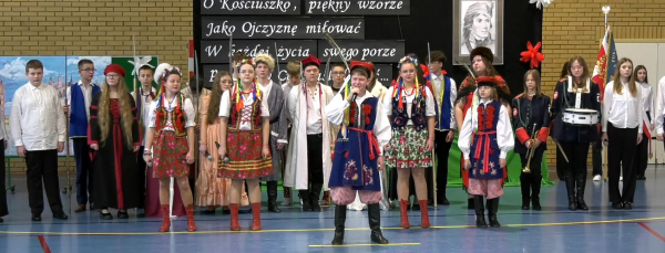 Szkoła Podstawowa w Dąbrowie Białostockiej uczciła swojego patrona