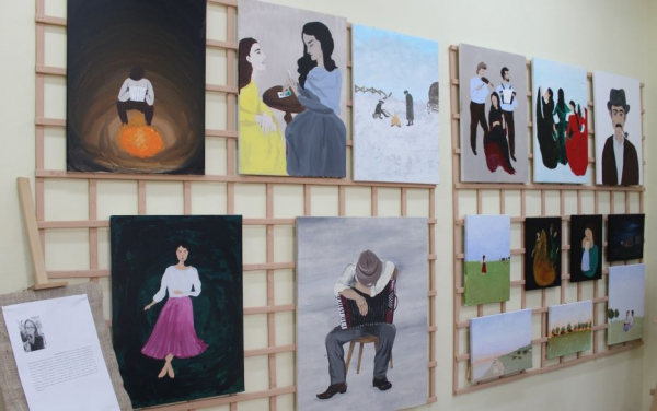 Wernisaż wystawy pt. &bdquo;Kultura romska w malarstwie Joanny Brzozko&rdquo;[Zdjęcia]