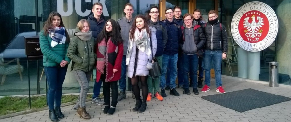Uczniowie z dąbrowskiego ogólniaka odwiedzili kampus Uniwersytetu w Białymstoku [Zdjęcia]
