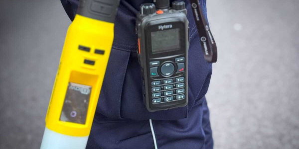 Dw&oacute;ch nietrzeźwych w rękach policjant&oacute;w.