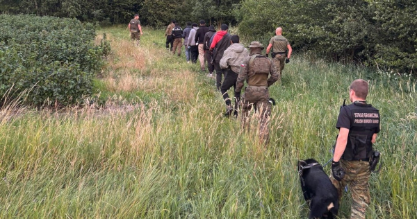Pr&oacute;by nielegalnego przekroczenia granicy polsko -białoruskiej.