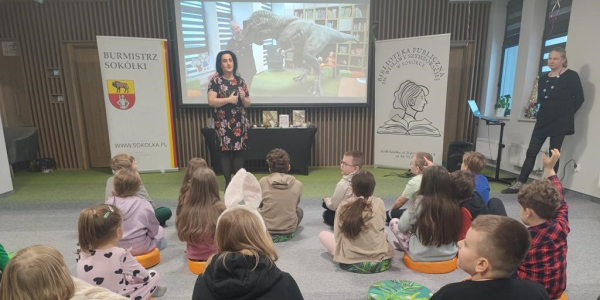 Paleontologia, plansz&oacute;wki i kukurydza &ndash; I tydzień ferii w bibliotece za uczestnikami.