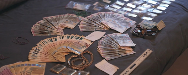 Rozbito zorganizowaną grupę przestępczą odpowiedzialną za największy w historii przemyt papieros&oacute;w z Białorusi do Polski [Film]