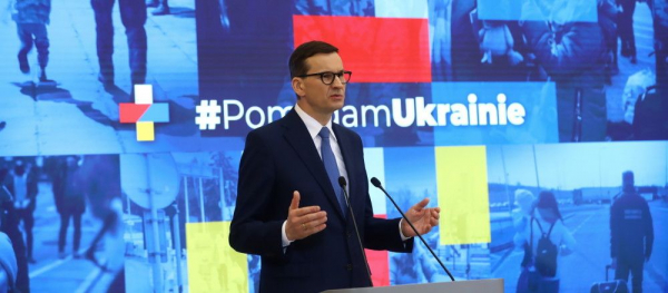 Morawiecki o projekcie dot. uchodźc&oacute;w: ma za zadanie zaproponować coś w rodzaju namiastki normalnego życia