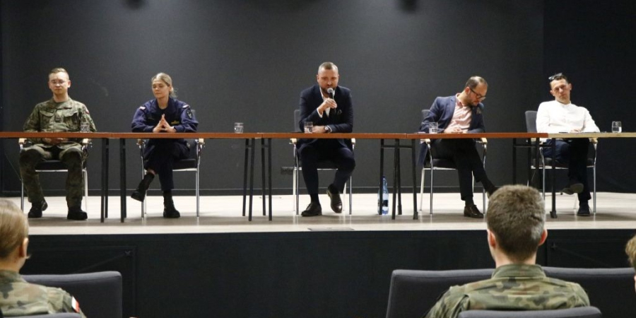 Młodzież kształtuje przyszłość gminy Dąbrowa Białostocka