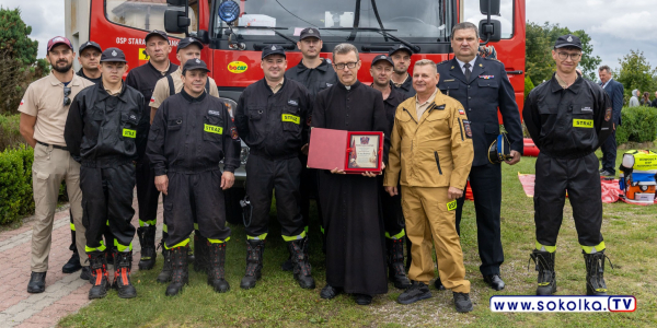 Piknik, kt&oacute;ry był podziękowaniem. Ksiądz Jan Bielski żegna się z parafią w Starej Rozedrance.