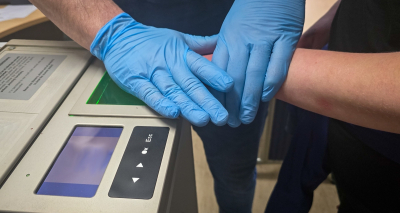 Sokólscy policjanci zatrzymali 33-latka z amfetaminą – grozi mu do 10 lat więzienia