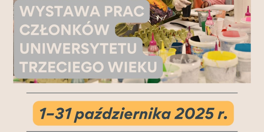 Seniorzy z UTW w Sokółce prezentują swoje prace w bibliotece.