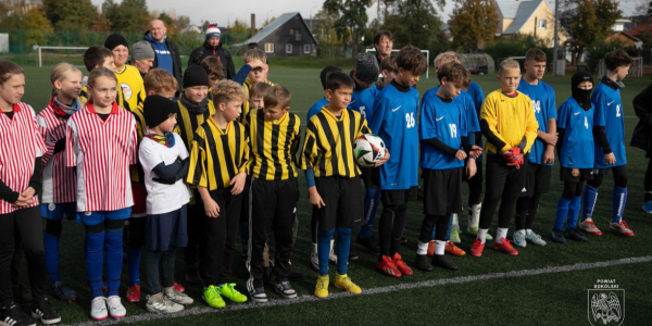 Sport, pasja i dobra zabawa &ndash; Mistrzostwa Powiatu Sok&oacute;lskiego w piłce nożnej