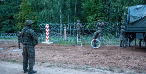 Ruszyła budowa 2,5-metrowego ogrodzenia wzdłuż "zielonej" granicy z Białorusią