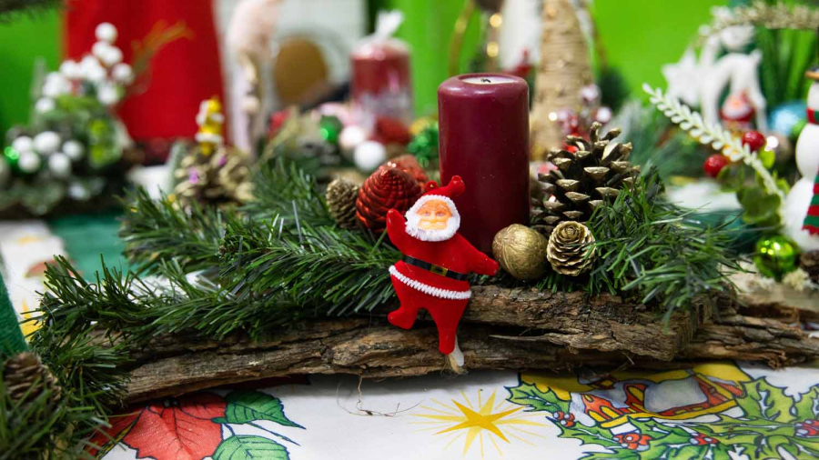 Bożonarodzeniowe ozdoby Koła Gospodyń Wiejskich „Klimowieckie Klimaty”.